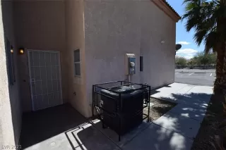 Photo #3: 2343409 Listing 