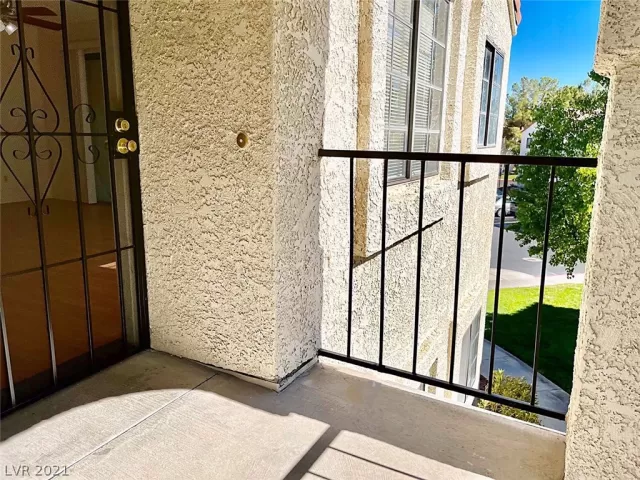 MLS: 2343466 Condo For Sale