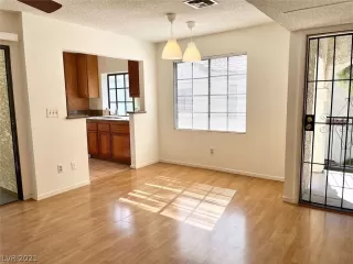 Photo #3: 2343466 Listing 