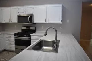 Photo #6: 2343473 Listing 