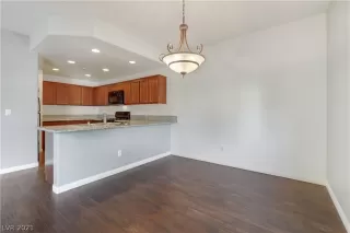 Photo #5: 2343477 Listing 