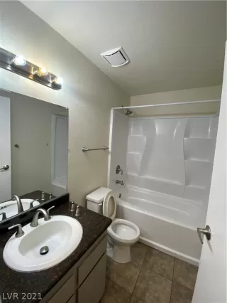 Photo #5: 2343478 Listing 