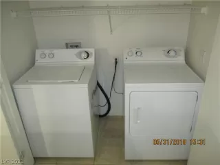 Photo #5: 2343488 Listing 