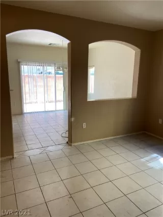 Photo #4: 2343496 Listing 