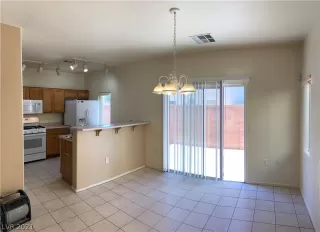 Photo #5: 2343496 Listing 