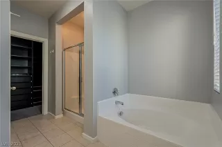 Photo #5: 2343520 Listing 