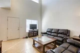 Photo #2: 2343523 Listing