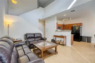 Photo #3: 2343523 Listing