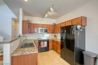 Photo #6: 2343523 Listing