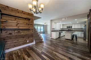 Photo #1: 2343526 Listing