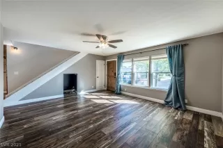 Photo #4: 2343526 Listing