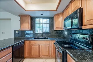 Photo #3: 2343530 Listing