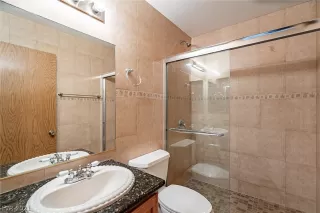 Photo #4: 2343530 Listing