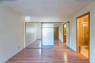 Photo #5: 2343530 Listing