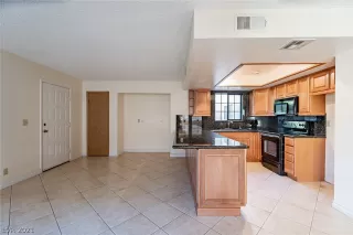 Photo #6: 2343530 Listing