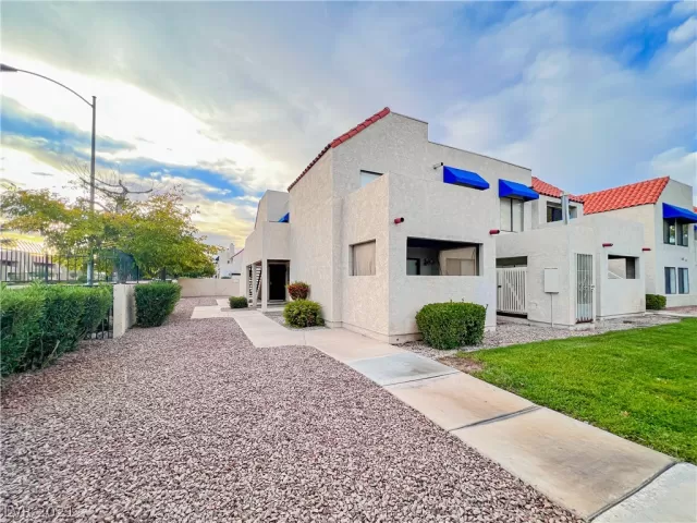 MLS: 2343532 Condo For Sale