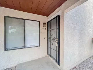 Photo #5: 2343532 Listing