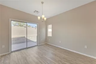 Photo #5: 2343562 Listing 