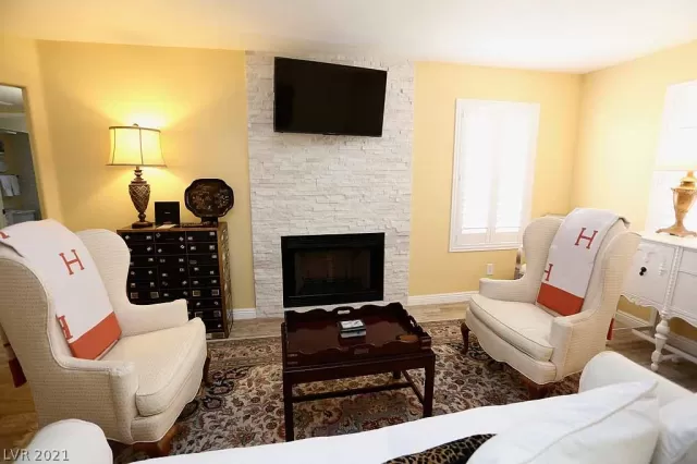 MLS: 2343564 Condo For Sale