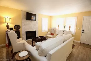 Photo #3: 2343564 Listing 