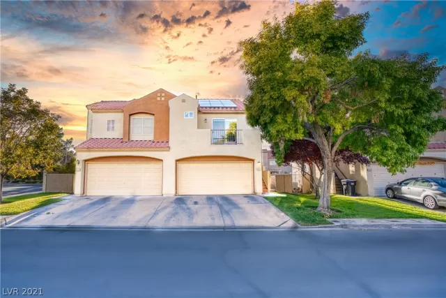 MLS: 2343580 Condo For Sale