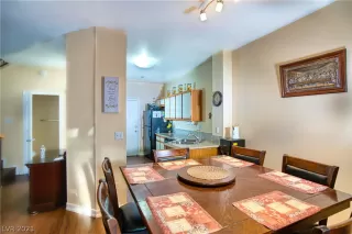 Photo #5: 2343580 Listing 