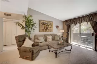 Photo #5: 2343619 Listing 