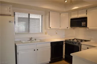 Photo #6: 2343645 Listing 