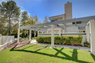 Photo #3: 2343649 Listing