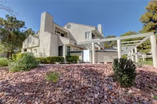 Photo #4: 2343649 Listing