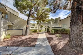 Photo #5: 2343649 Listing