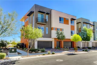 Photo #4: 2343708 Listing