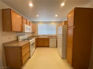 Photo #4: 2343720 Listing 
