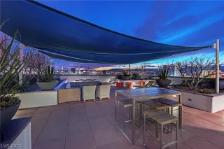 Photo #2: 2343773 Listing