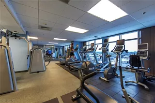 Photo #4: 2343773 Listing