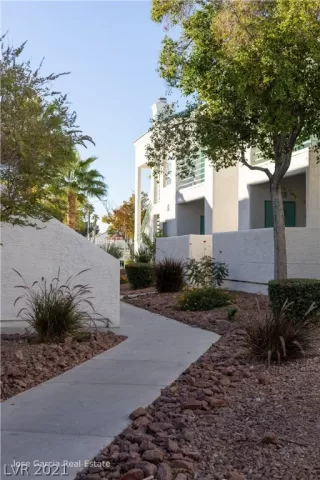 Photo #1: 2343778 Listing