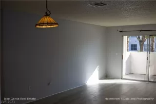 Photo #6: 2343778 Listing