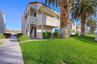 Photo #4: 2343839 Listing