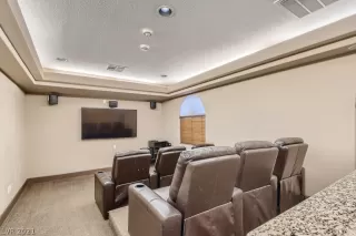 Photo #2: 2343852 Listing