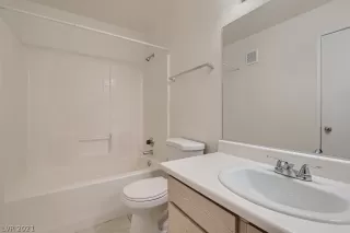 Photo #6: 2343852 Listing