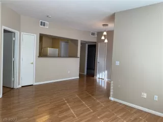 Photo #1: 2343854 Listing