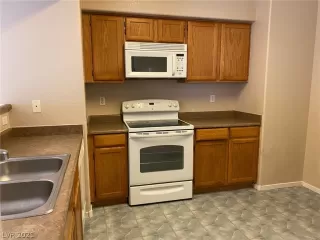 Photo #4: 2343854 Listing