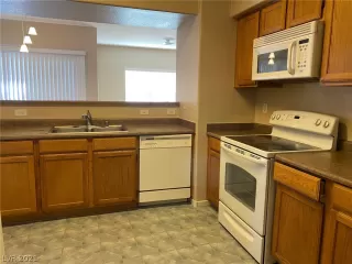 Photo #5: 2343854 Listing