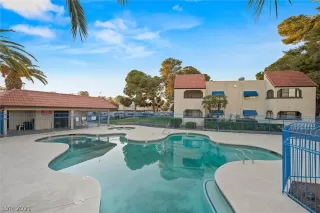 Photo #3: 2343857 Listing