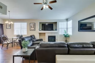 Photo #3: 2343906 Listing