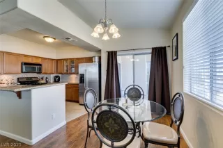 Photo #5: 2343906 Listing