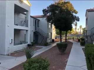 Photo #3: 2343913 Listing