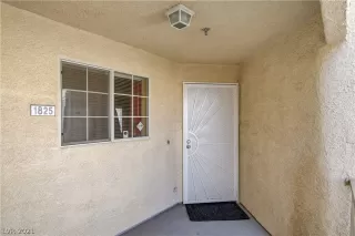 Photo #3: 2343918 Listing