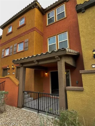 Photo #1: 2343941 Listing 