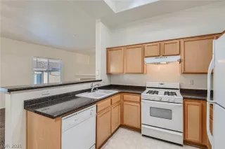 Photo #6: 2343949 Listing